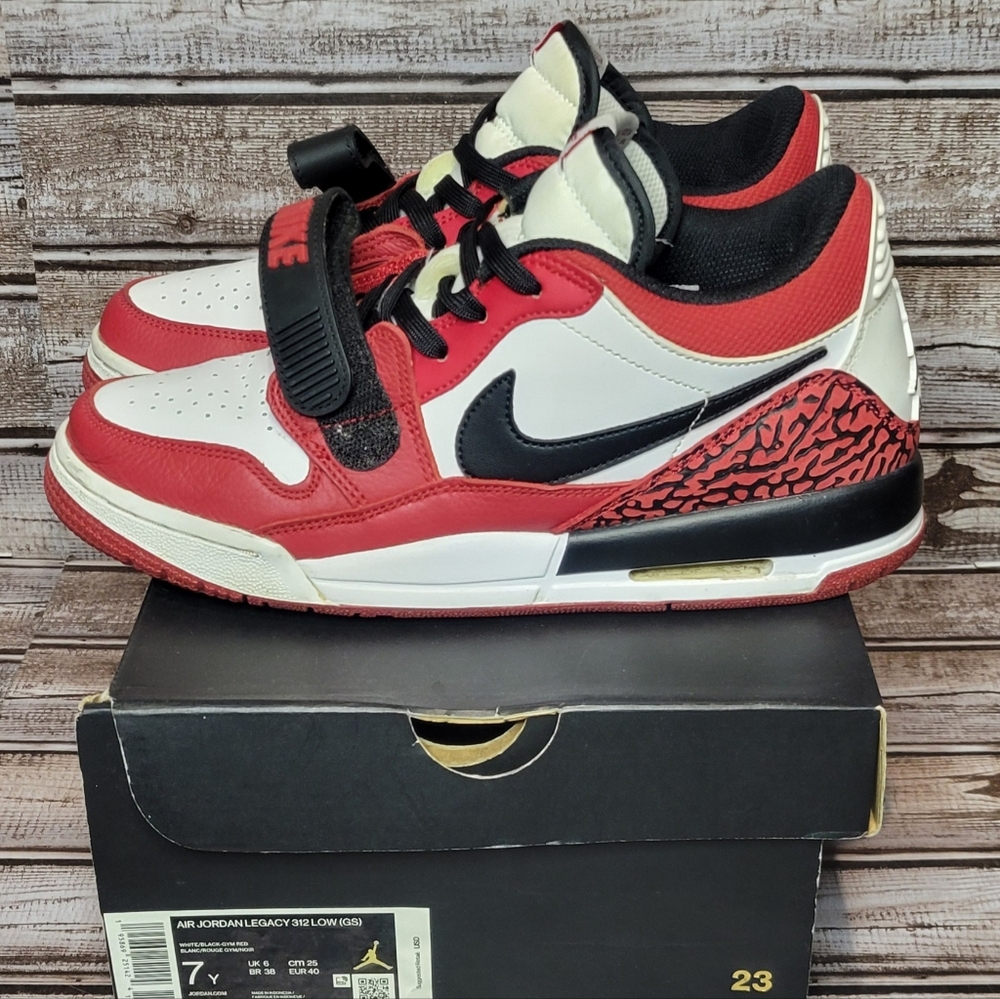 Jordan Legacy 312‎ Low White Gym Red